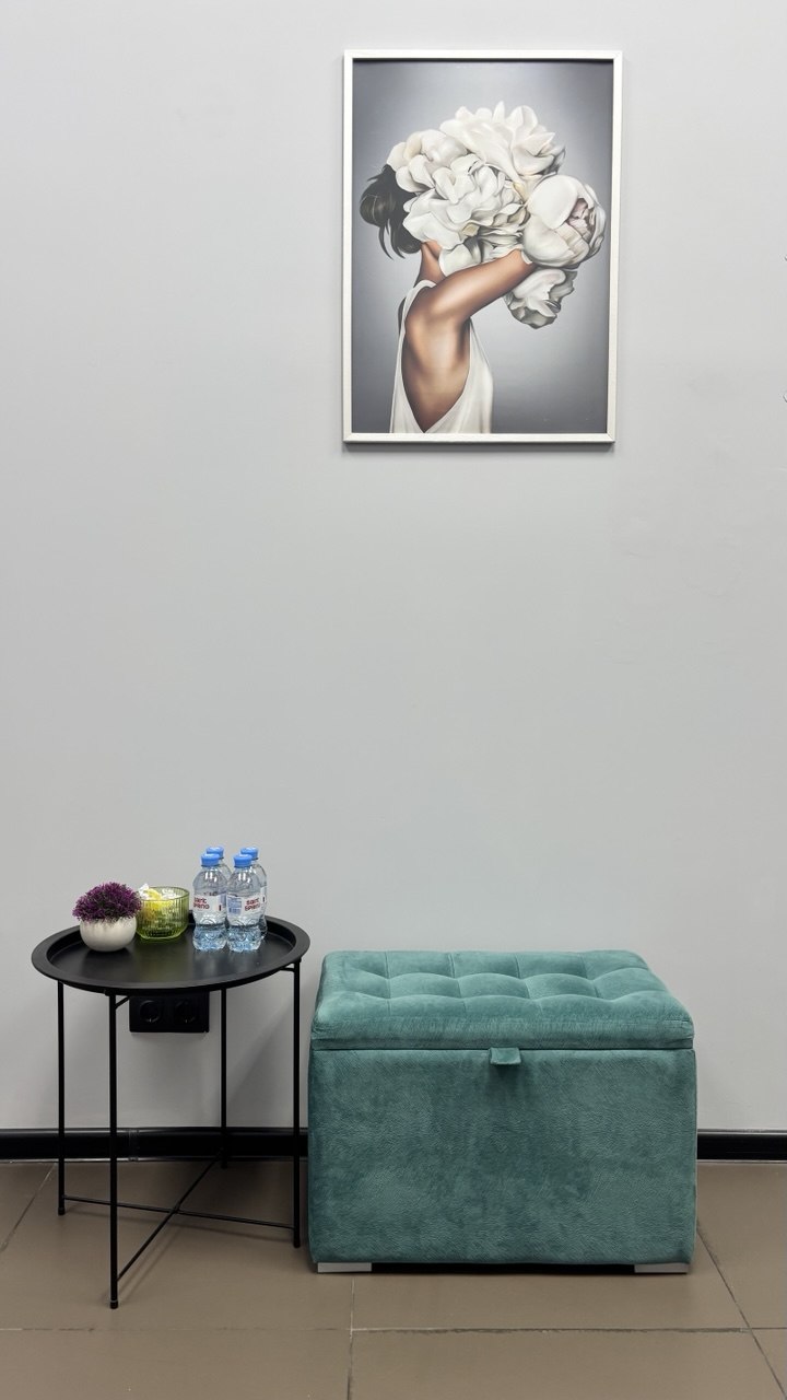 Зона ожидания в студии The Wax&Beauty Room